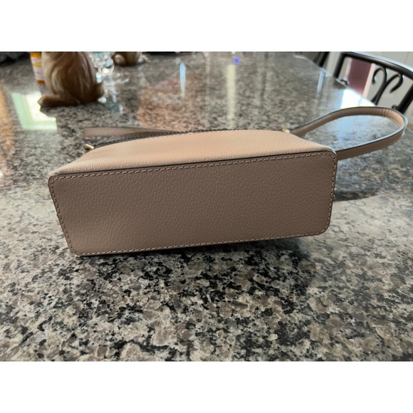 Purse and matching wallet. PRICE REDUCTION!! $$50 for the set!!! - Picture 3 of 10